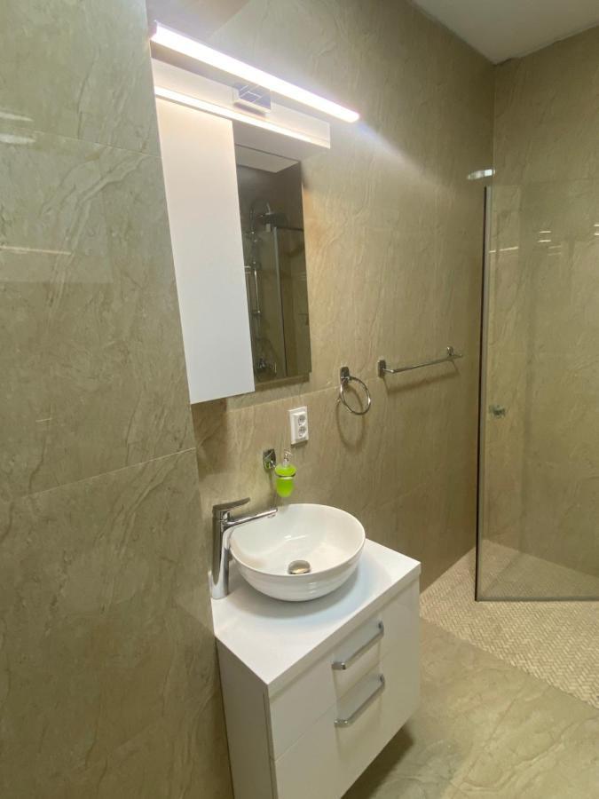 Good Vibes Apartment Oradea Eksteriør bilde
